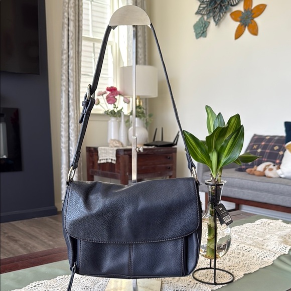 Liz Claiborne Handbags - Liz Claiborne Black faux Leather Shoulder Bag